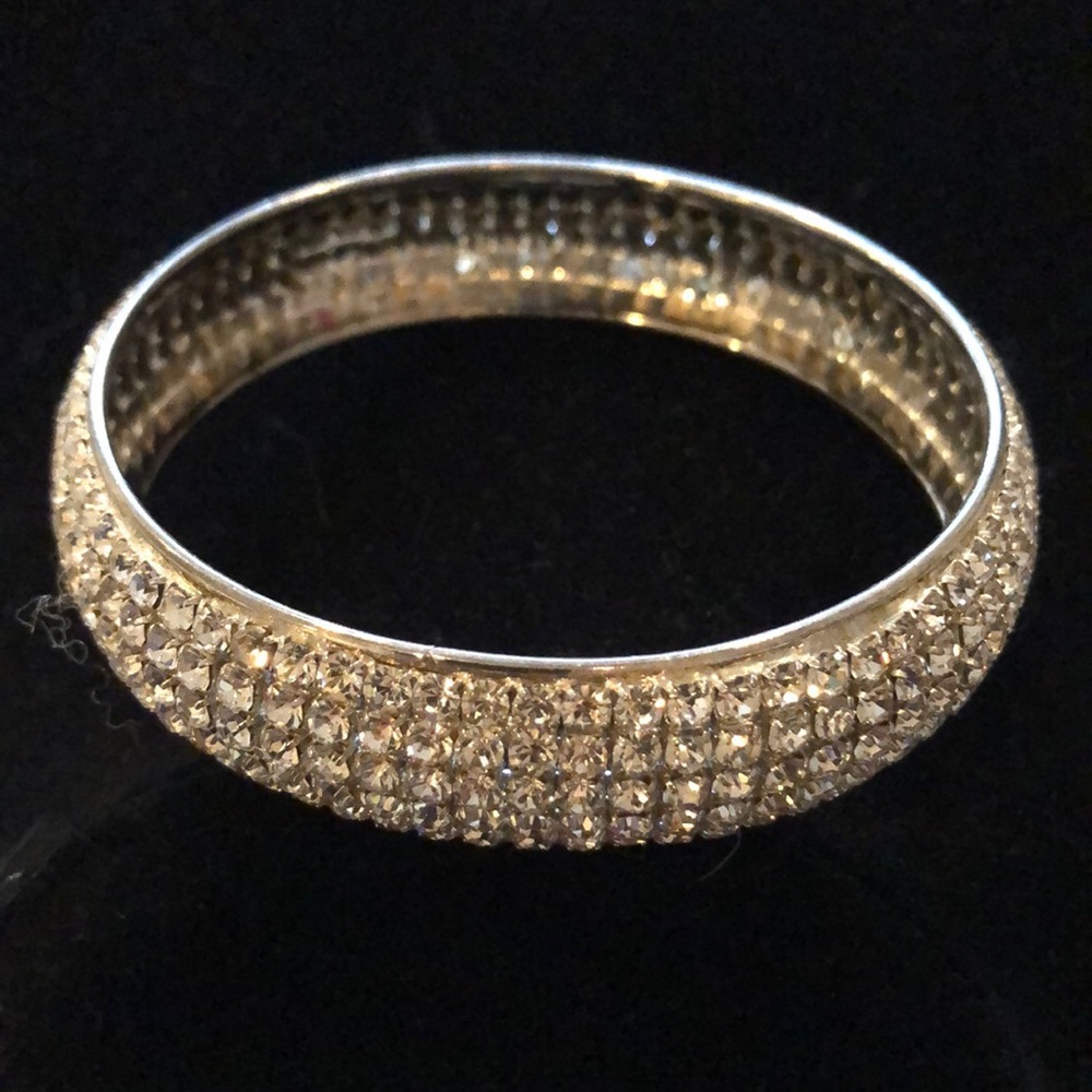 ♾️Elegantly Classic Sparkles all around Infinity clear crystal bangle bracelet